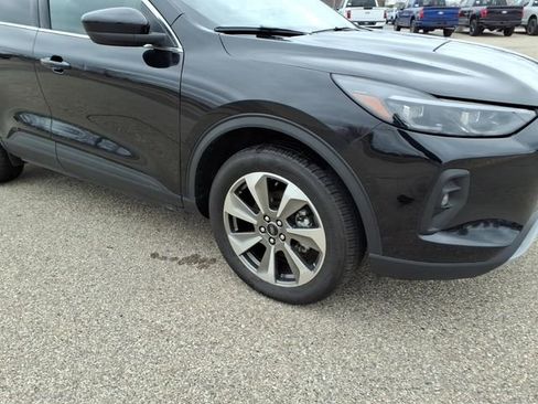 Certified 2025 Ford Escape Platinum AWD/4WD image 4