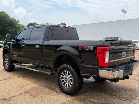 Used 2019 Ford F250 Lariat w/ Lariat Ultimate Package AWD/4WD image 16