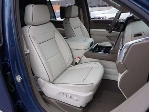 New 2026 GMC Yukon Denali w/ Advanced Technology Package image 13