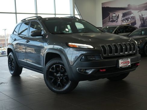 Used 2016 Jeep Cherokee Trailhawk w/ Comfort/Convenience Group image 37