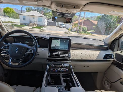 Used 2019 Lincoln Navigator Reserve AWD/4WD image 8