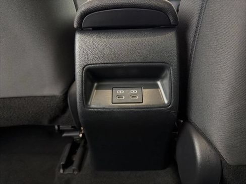 Used 2024 Toyota Corolla LE FWD image 28