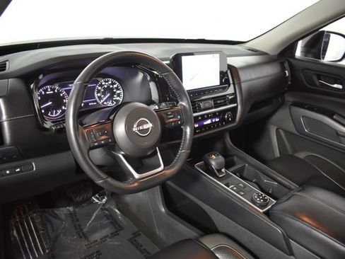 Used 2023 Nissan Pathfinder SL AWD/4WD image 13