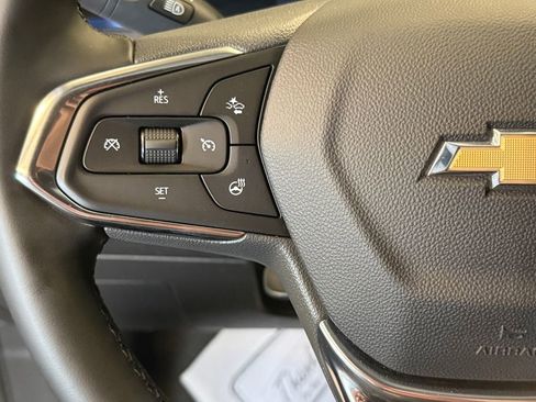 Used 2025 Chevrolet Trax LT w/ LT Convenience Package FWD image 11