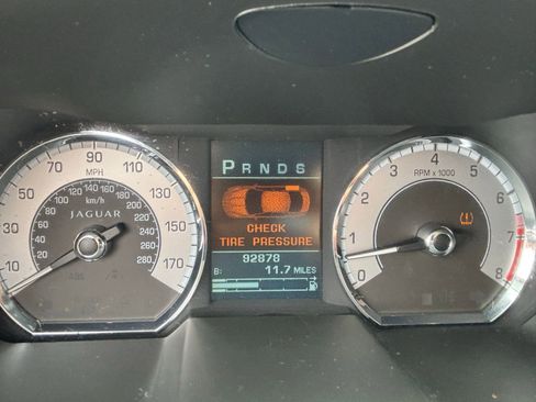 Used 2011 Jaguar XF Premium image 15