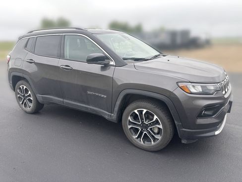 Used 2022 Jeep Compass Limited AWD/4WD image 3