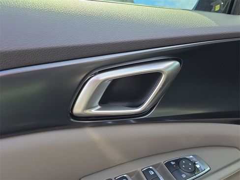 New 2026 Kia Carnival LXS image 18