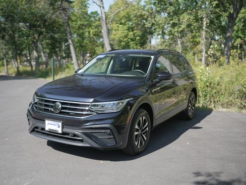Certified 2024 Volkswagen Tiguan S image 4