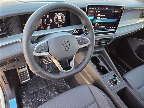 New 2026 Volkswagen Tiguan SE R-Line FWD image 3