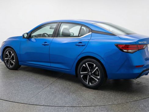 Used 2025 Nissan Sentra SV image 6