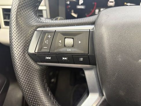 Used 2025 Mitsubishi Outlander SE image 15