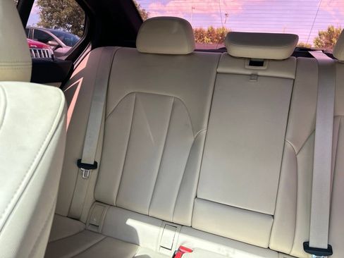 Used 2019 BMW 330i Sedan RWD image 12