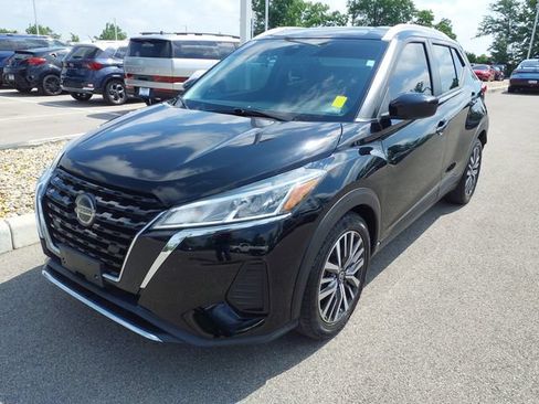 Used 2021 Nissan Kicks SV FWD image 1
