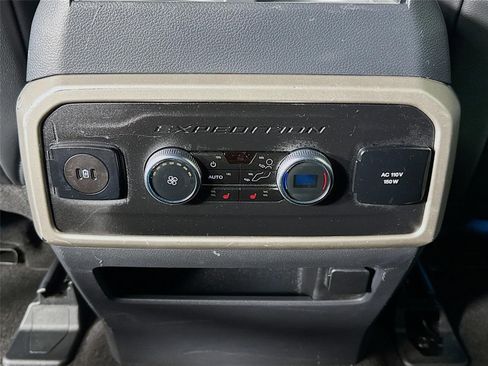 Used 2024 Ford Expedition Limited RWD image 28