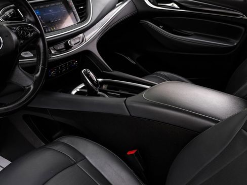 Used 2021 Buick Enclave Essence image 27