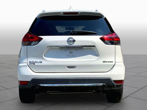Used 2018 Nissan Rogue SV w/ Sun & Sound Touring Package AWD/4WD image 5