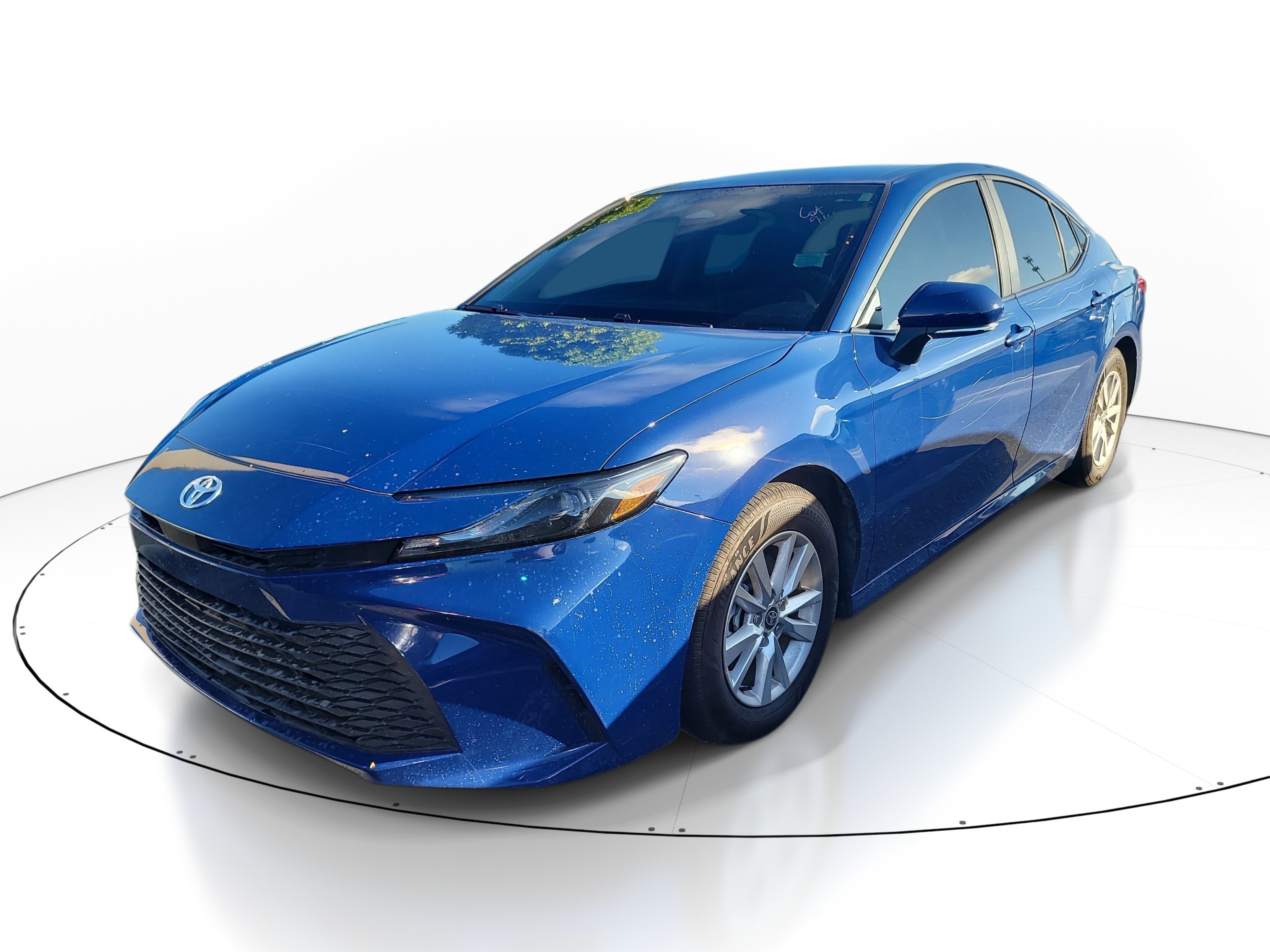 Used 2025 Toyota Camry LE w/ Convenience Package FWD image 3