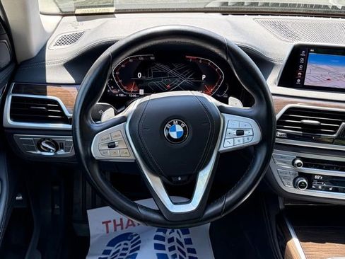 Used 2022 BMW 740i xDrive AWD/4WD image 37