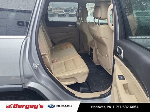 Used 2019 Jeep Grand Cherokee Limited AWD/4WD image 10