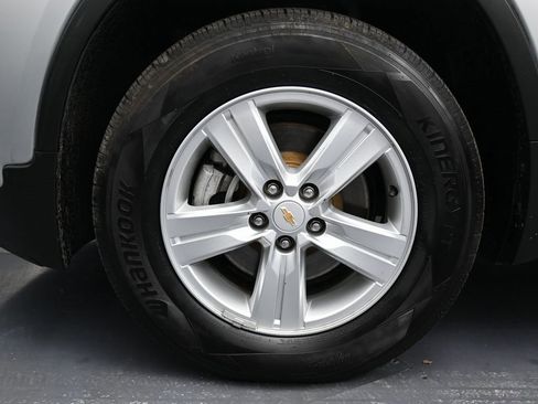 Used 2019 Chevrolet Trax LT w/ LT Convenience Package image 11