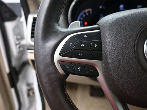 Used 2017 Jeep Grand Cherokee Overland image 19