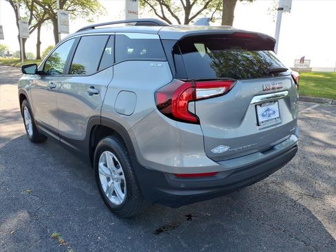Used 2024 GMC Terrain SLE w/ Driver Convenience Package AWD/4WD image 5