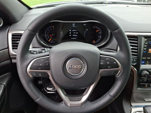 Used 2018 Jeep Grand Cherokee Altitude AWD/4WD image 19