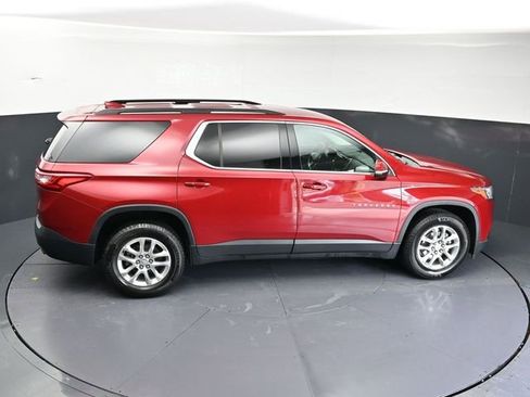 Used 2021 Chevrolet Traverse LT FWD image 32