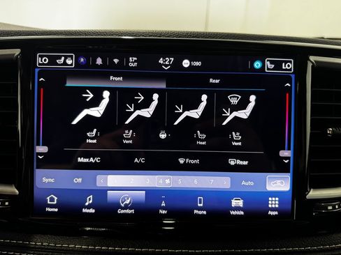 Used 2024 Chrysler Pacifica Limited FWD image 36