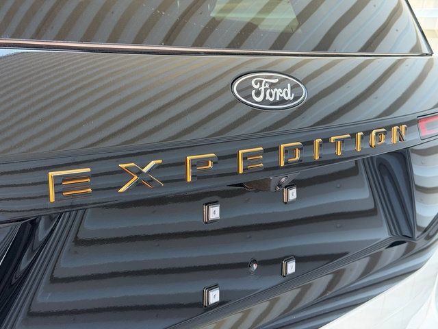 Used 2025 Ford Expedition Tremor AWD/4WD image 5