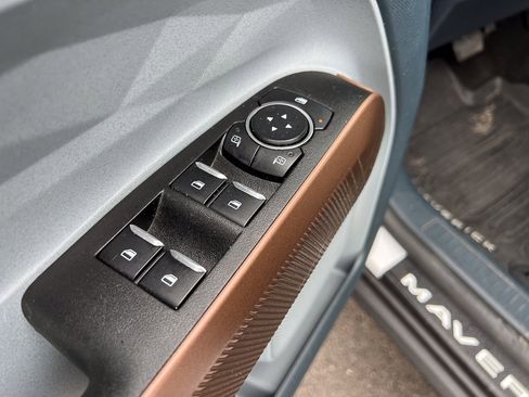 Used 2024 Ford Maverick Lariat image 14