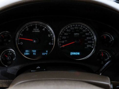 Used 2013 Chevrolet Tahoe LTZ RWD image 25