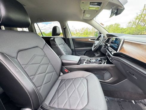 Used 2024 Volkswagen Atlas SE AWD/4WD image 31