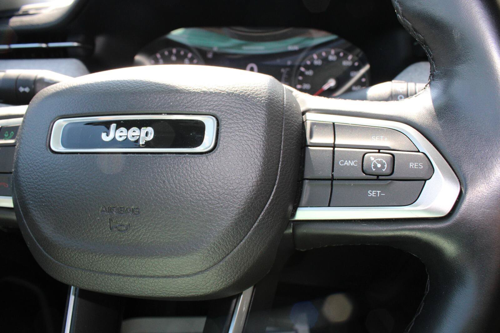 Used 2022 Jeep Compass Latitude AWD/4WD image 15