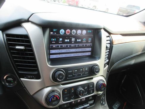 Used 2019 GMC Yukon XL Denali w/ Open Road Package RWD image 34