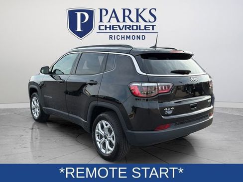 Used 2025 Jeep Compass Latitude w/ Sun & Sound Group AWD/4WD image 5