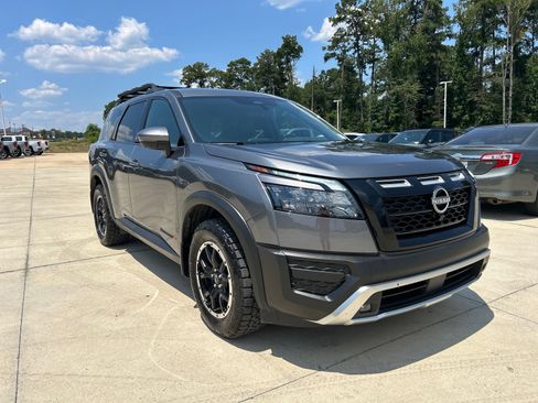 Used 2025 Nissan Pathfinder Rock Creek AWD/4WD image 2