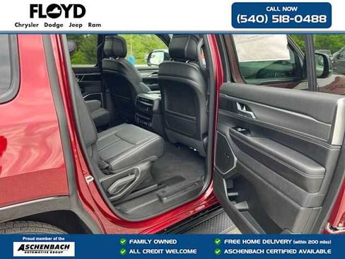 New 2024 Jeep Wagoneer Series II image 34