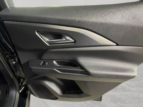Used 2025 Chevrolet Equinox EV LT FWD image 32