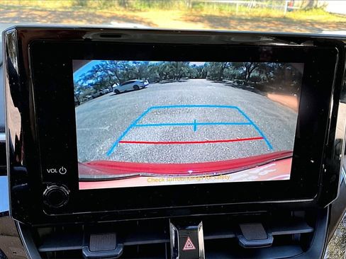 Used 2025 Toyota Corolla LE image 13