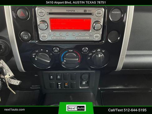 Used 2012 Toyota FJ Cruiser 2WD w/ Upgrade Pkg image 25