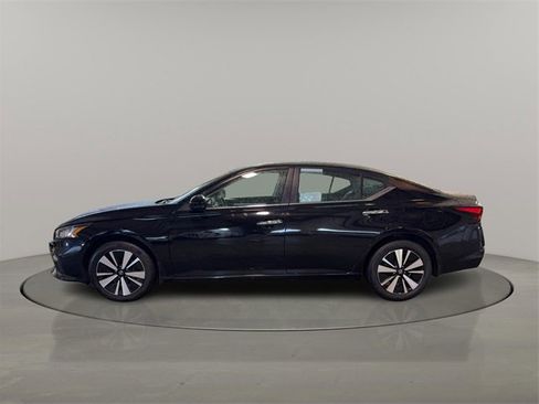 Used 2021 Nissan Altima 2.5 SV w/ SV Premium Package image 4