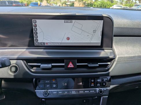 Certified 2025 Kia Seltos EX AWD/4WD image 23