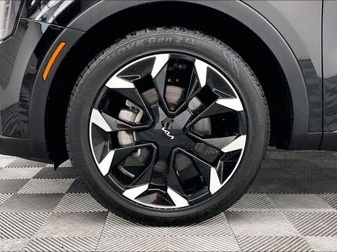 Used 2025 Kia Sorento SX FWD image 10