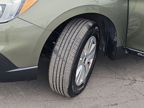 Used 2017 Subaru Outback 2.5i Premium image 34