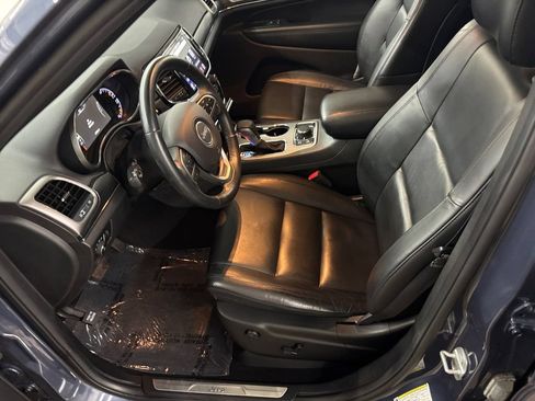 Used 2019 Jeep Grand Cherokee Limited AWD/4WD image 10