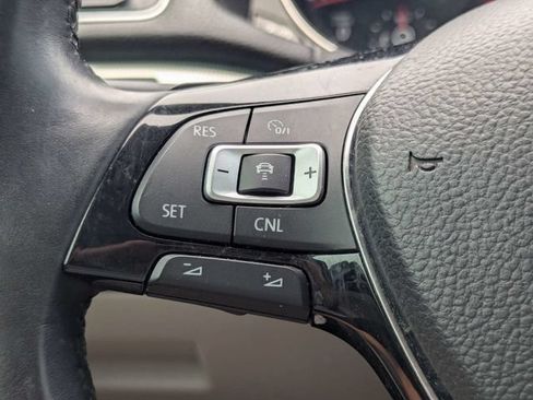 Used 2018 Volkswagen Passat 2.0T R-Line FWD image 23