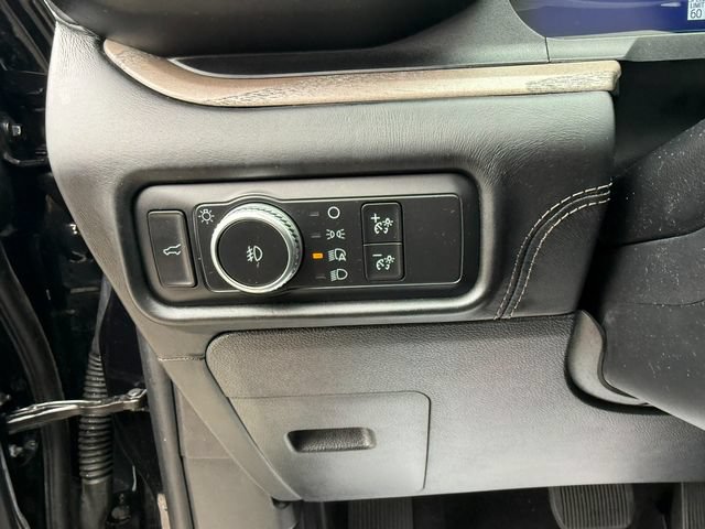 Used 2020 Ford Explorer Platinum w/ Premium Technology Package AWD/4WD image 22