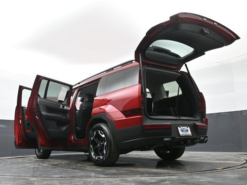 Used 2025 Hyundai Santa Fe SEL w/ Tow & Go Package image 51