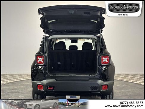 Used 2023 Jeep Renegade Trailhawk image 9